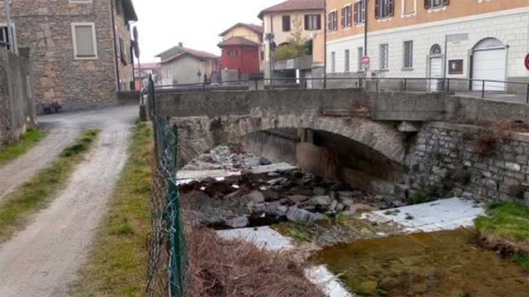 Ponte sul fiume Cosia - Tavernerio - Como