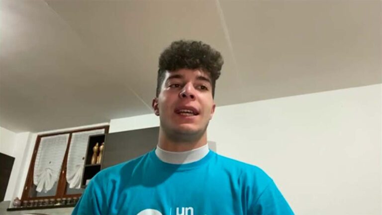 Simone volontario di Un Sorriso in Più