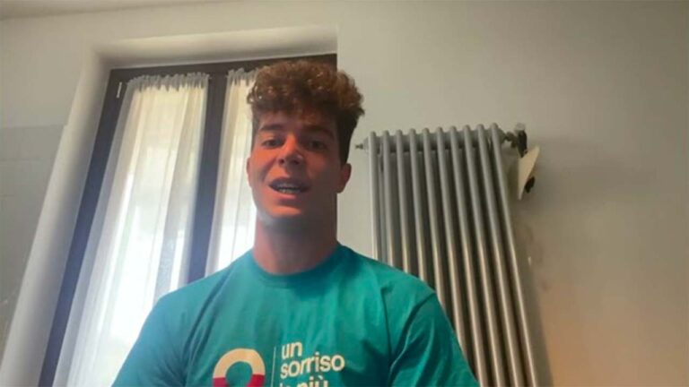 Simone volontario di Un Sorriso in Più
