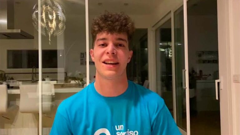 Simone volontario di Un Sorriso in Più