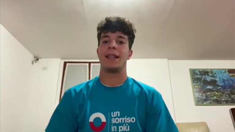 Simone volontario di Un Sorriso in Più