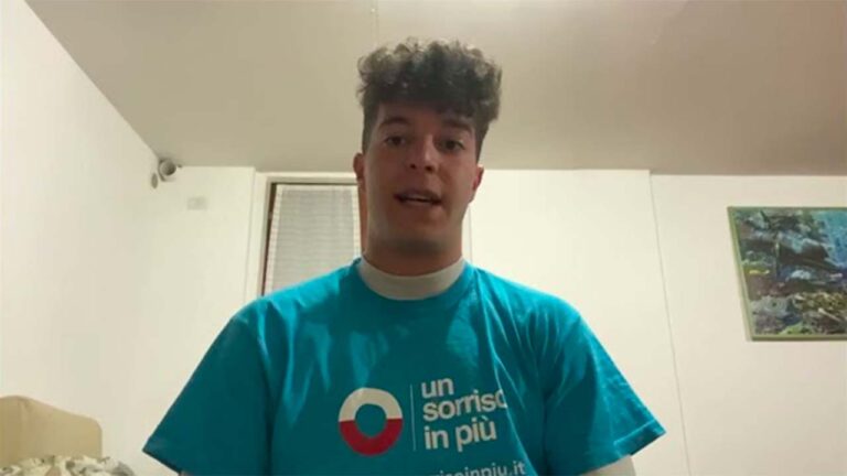 Simone volontario di Un Sorriso in Più